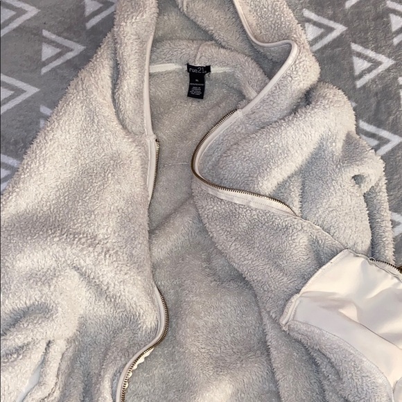 used Sherpa jacket - Picture 1 of 2